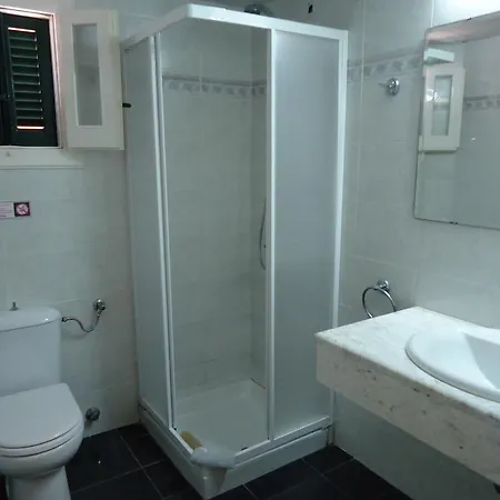 Hotel de apartamente Matoula Acharavi (Corfu)