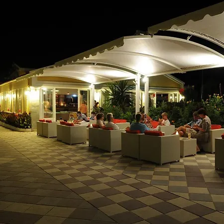 Hotel de apartamente Matoula 3*