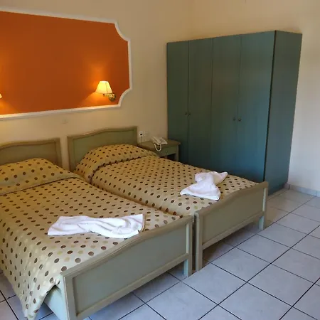 Lägenhetshotell Matoula Acharavi (Corfu)